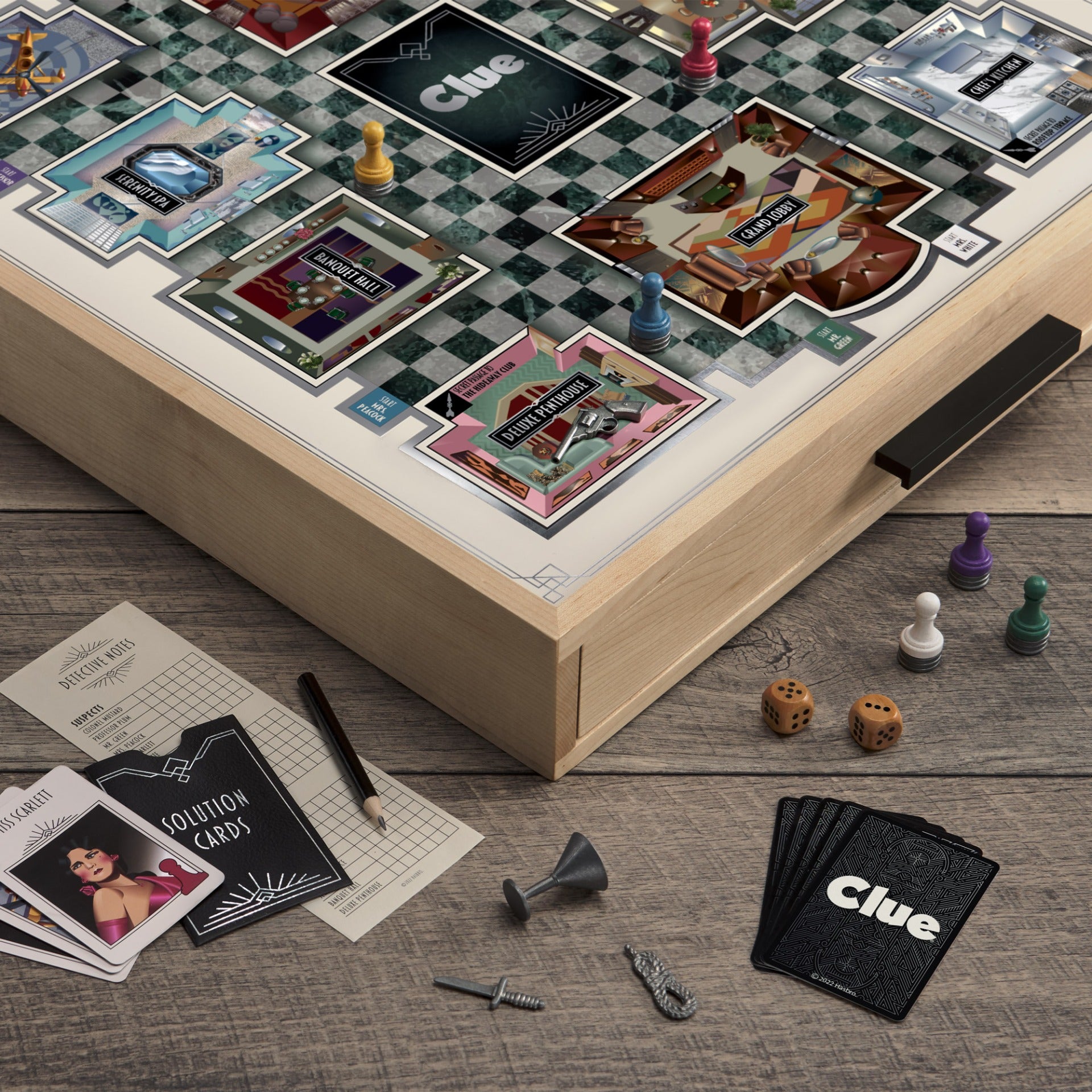 Clue Maple Luxe Edition – Close Up View