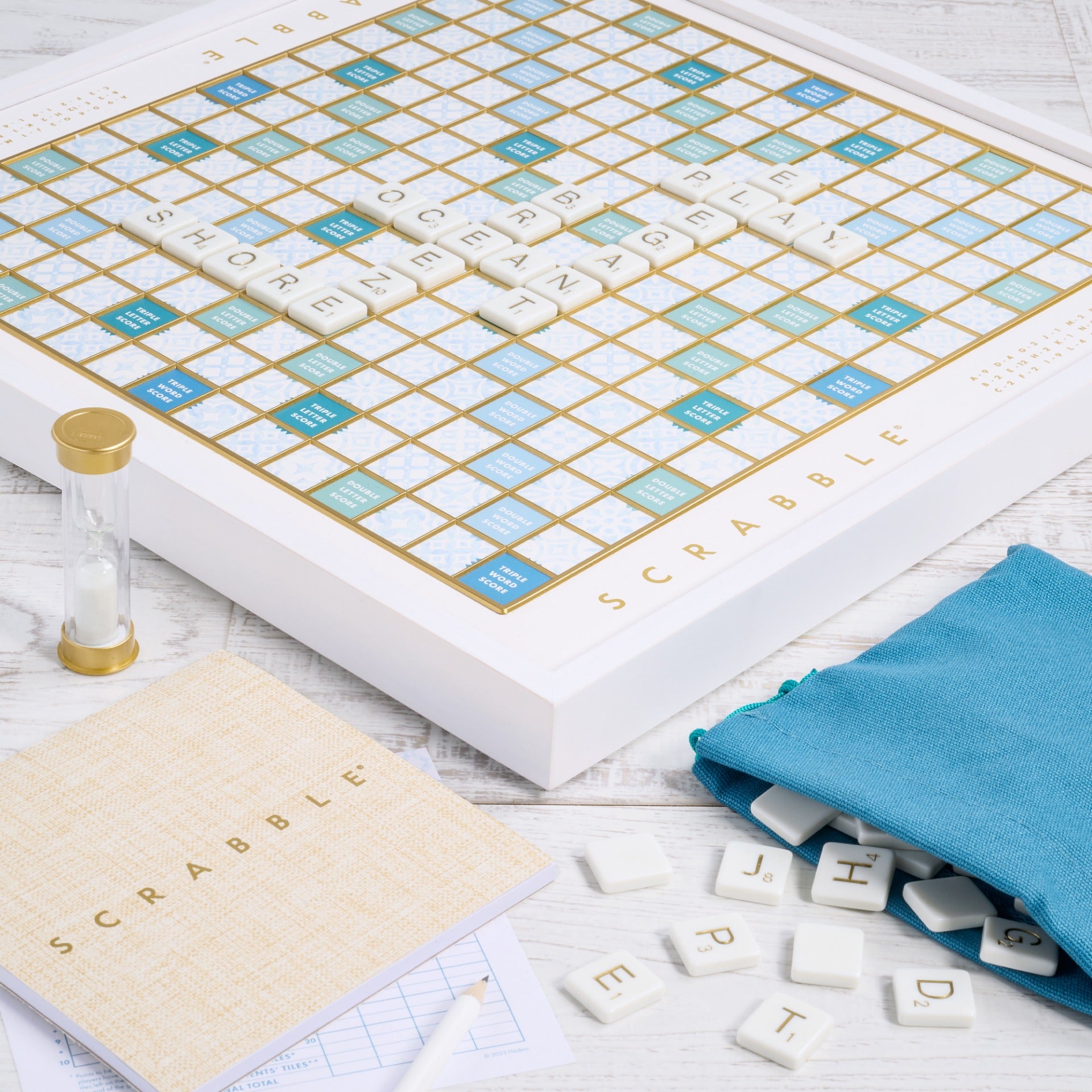 Scrabble Bianco Edition – Close Up View